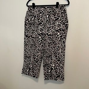 Westbound Leopard Stretch Cotton Capris size 10